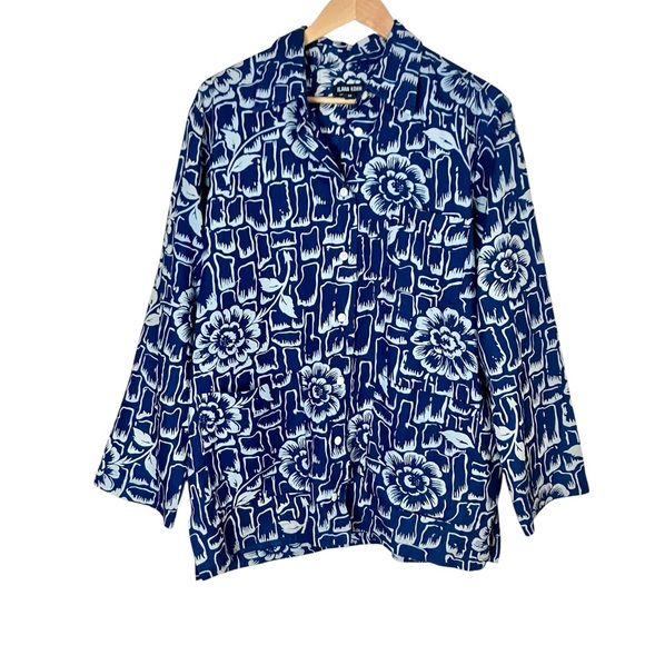 Ilana Kohn Tops - Ilana Kohn Melvin Stone Flower Navy 100% Cotton Long Sleeve Button Down Medium